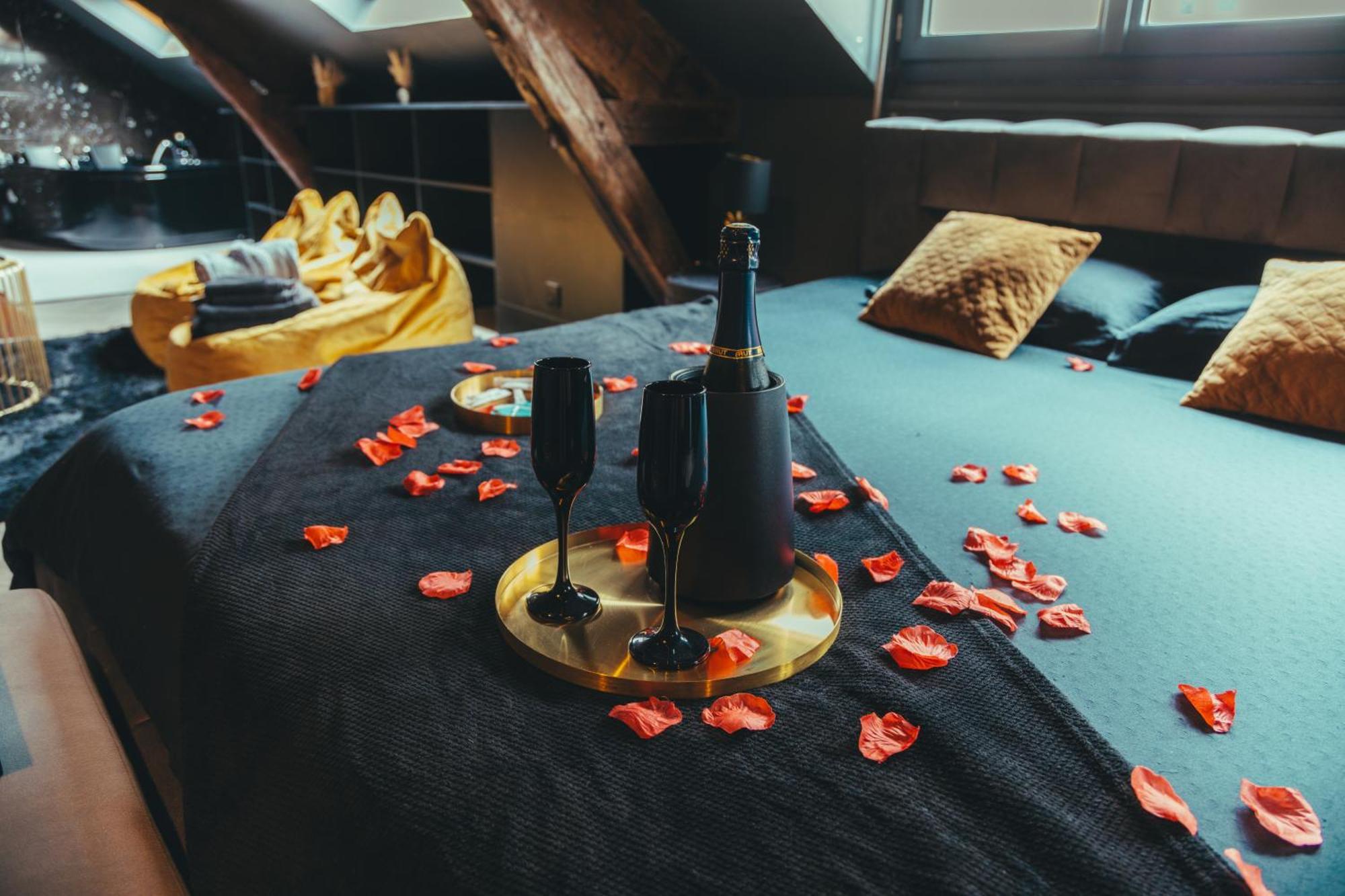 La Marble Room - Suite Balneo & Sauna Angers Buitenkant foto