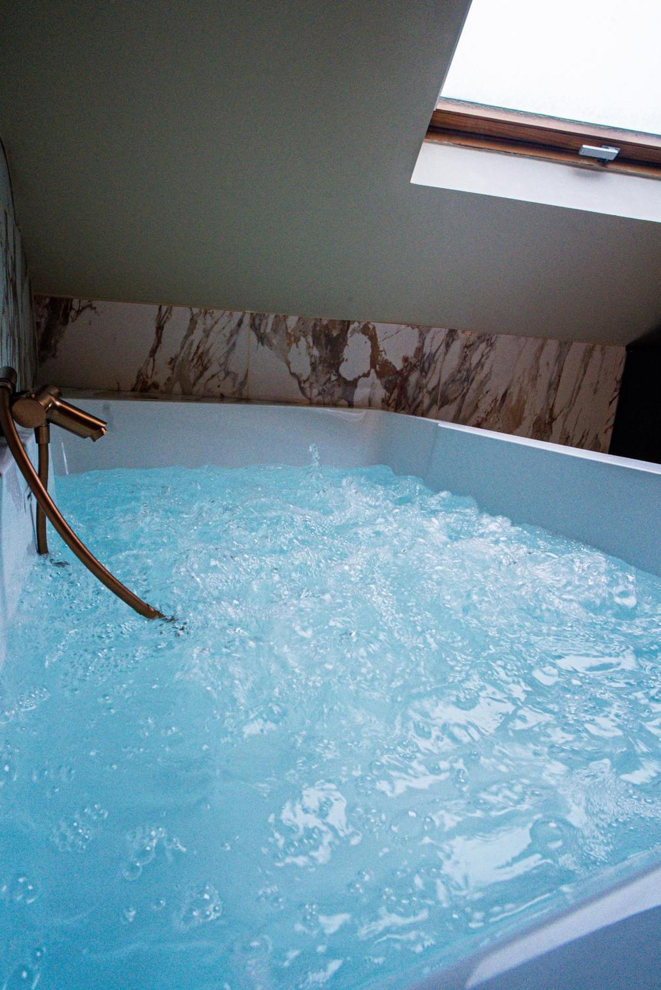 La Marble Room - Suite Balneo & Sauna Angers Buitenkant foto