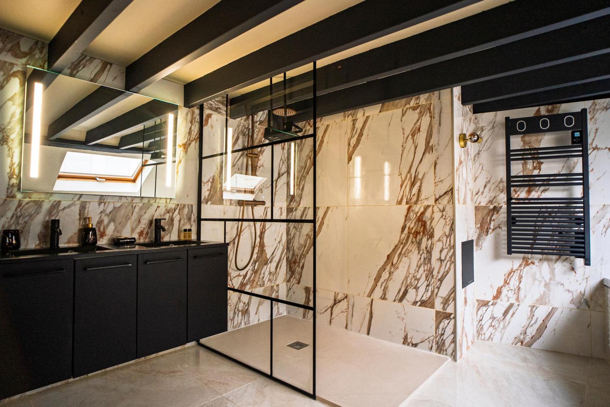 La Marble Room - Suite Balneo & Sauna Angers Buitenkant foto