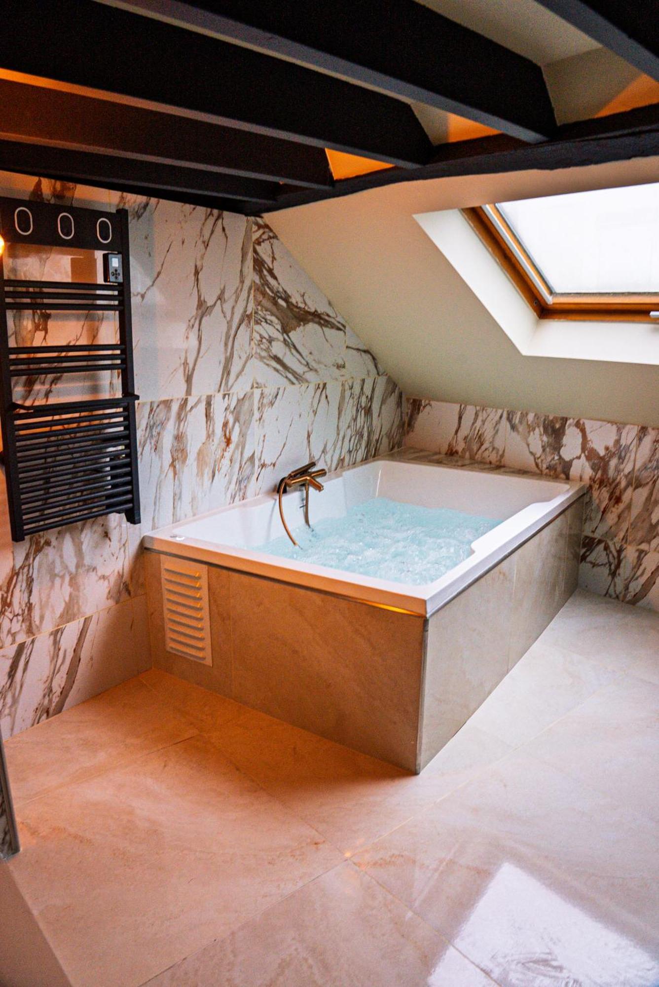 La Marble Room - Suite Balneo & Sauna Angers Buitenkant foto