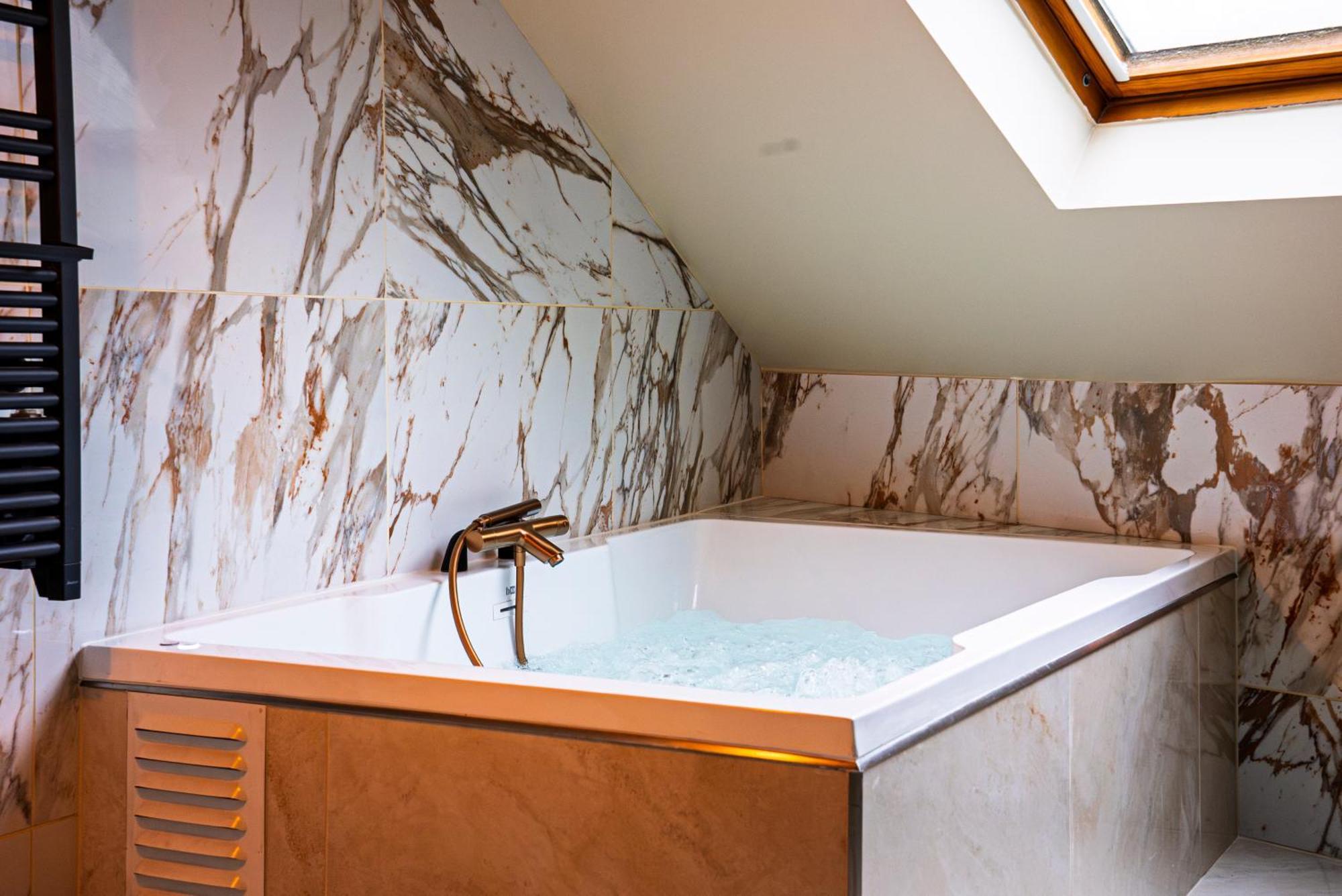 La Marble Room - Suite Balneo & Sauna Angers Buitenkant foto